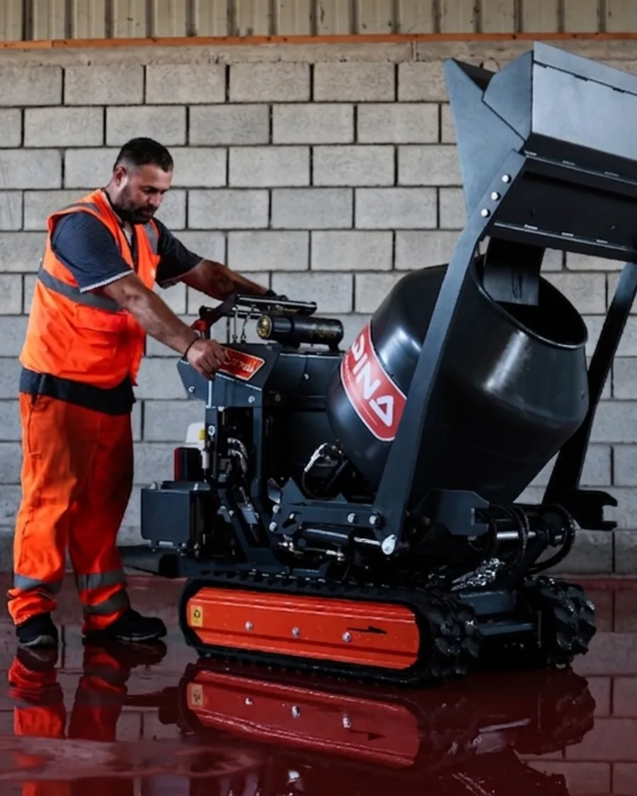 Alpina DUE betoniera in officina, bicchiere in rotazione