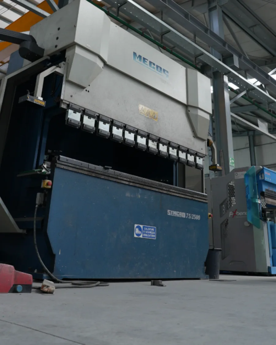 Pressopiegatura delle lamiere in officina